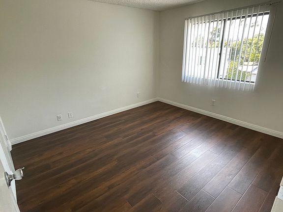 5th image of 518 N Mentor Ave APT 205