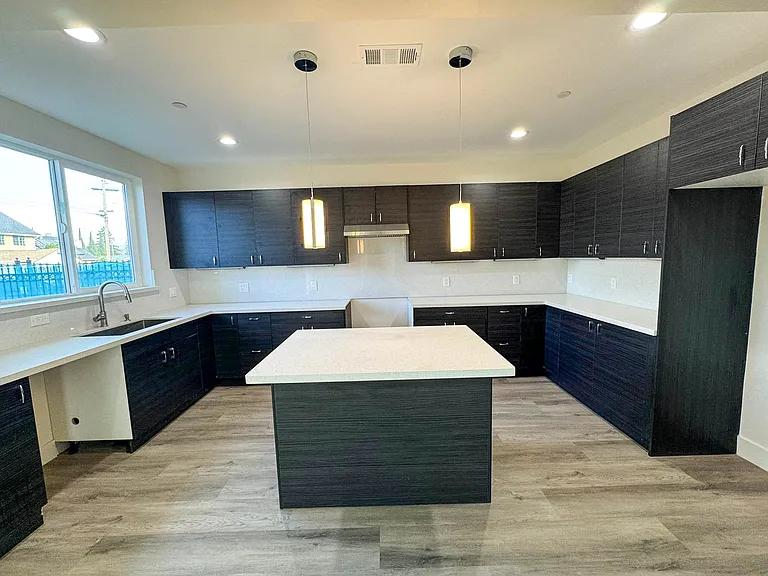 578 Marin Ave — Photo 8
