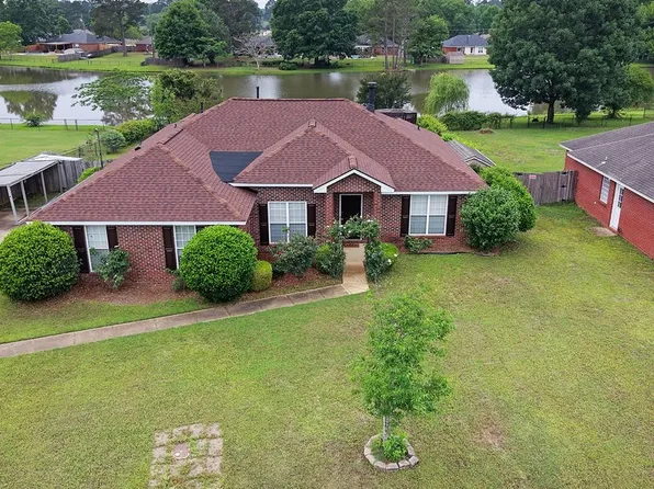 241 Lakeshore Dr, Pike Road, AL 36064