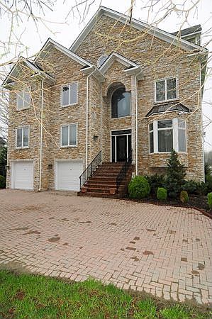 1st image of 141 Winchester Ave