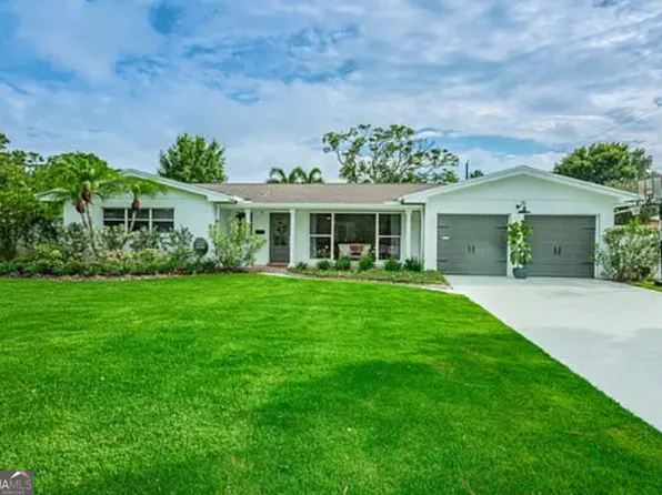 619 Pineland Ave, Belleair, FL 33756