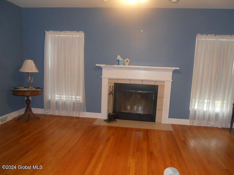 4th image of 5 Luva Court