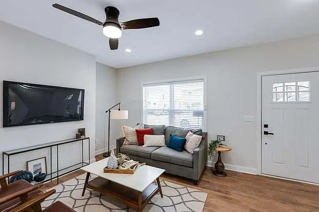 879 Bellows Ave — Photo 6