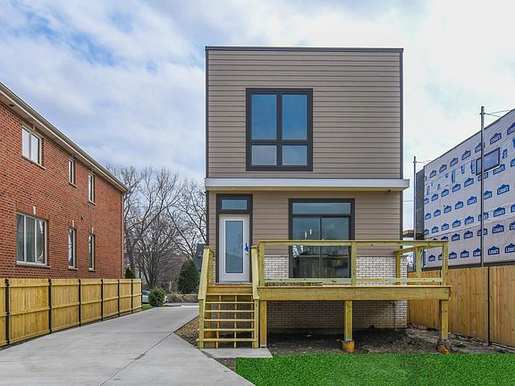 2nd image of 9690 Ivanhoe Ave