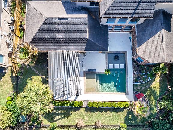 3rd image of 20641 Southwood Oaks Dr