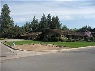 7248 N Dewey Ave photo 1
