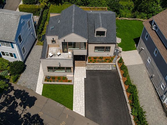 5th image of 34 Howard Avenue