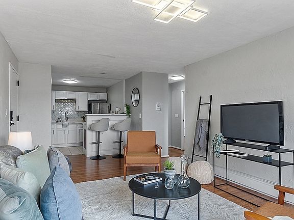 4th image of 7 Park Ave APT 51