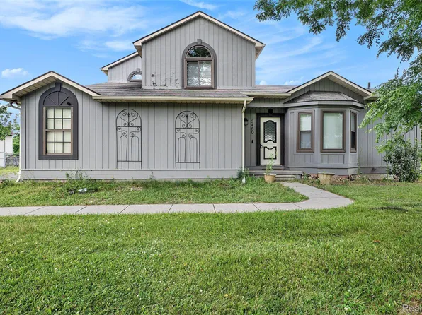 3450 Pine Creek Dr, Brighton, MI 48114