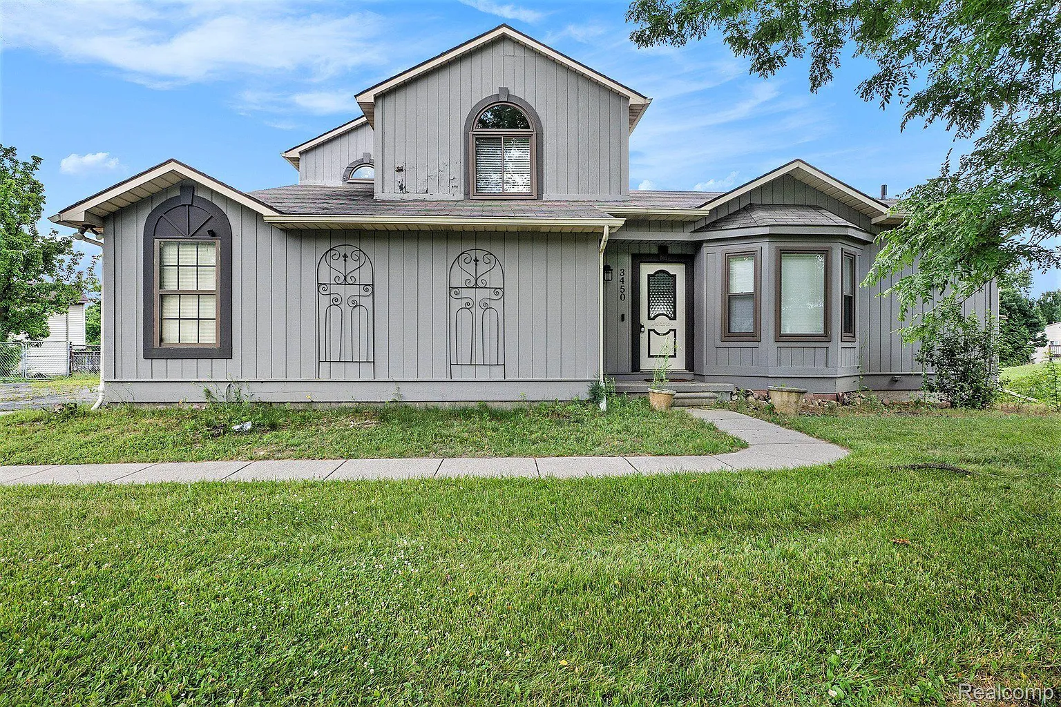 3450 Pine Creek Dr photo 1