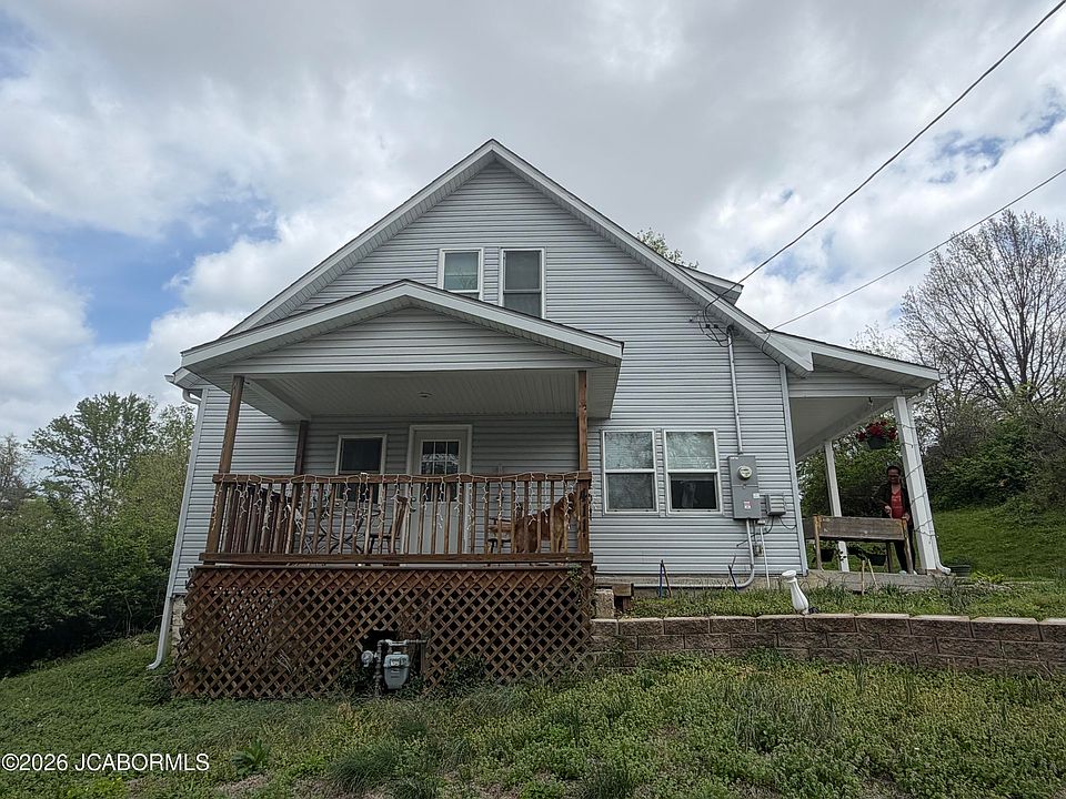 1st image of 411 E Atchison St