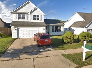 1272 Clover Ln, Hoffman Estates, IL 60192