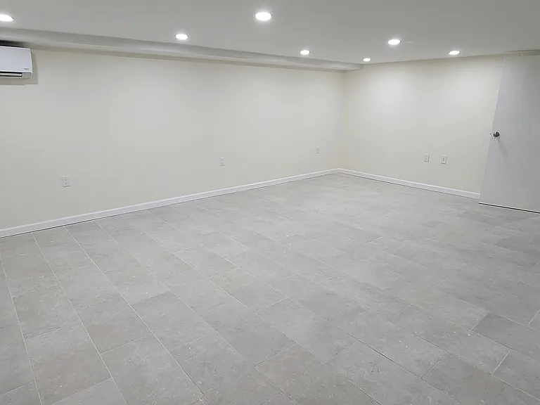 170-20 Lithonia Ave #1B — Photo 6
