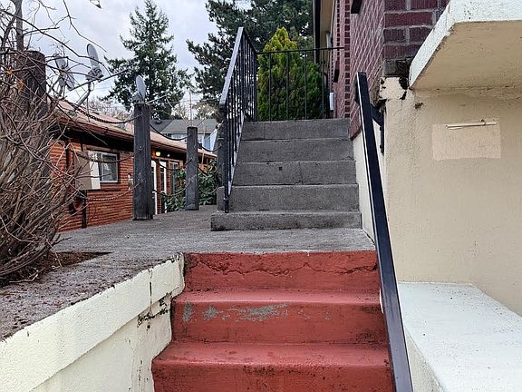 3rd image of 7102 N Interstate Ave