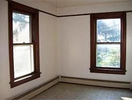 3rd image of 21 Vernon Ave