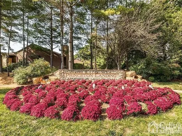 1307 Sayre Dr, Princeton, NJ 08540