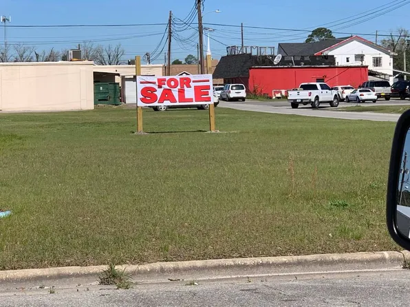 229 N Macon St, Jesup, GA 31545