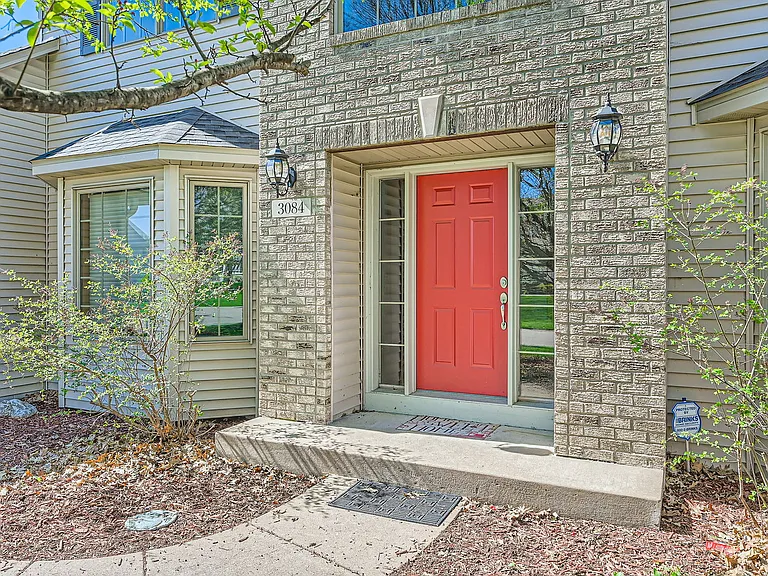 Eagle Valley Dr — Photo 4