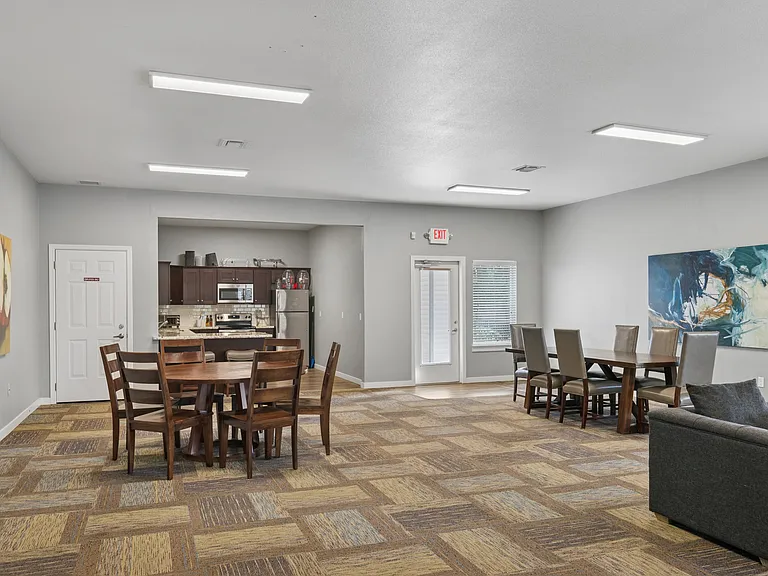 Brentwood Estates — Photo 30