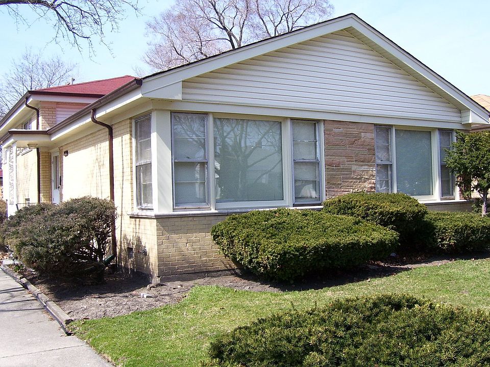 6100 N. St Louis/Corner 