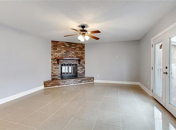 4th image of 3864 Greenbriar Ln