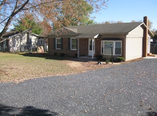 834 Augusta Farms Rd, Waynesboro, VA 22980