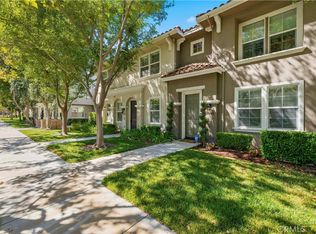 24085 Avocado Ln, Valencia, CA 91354