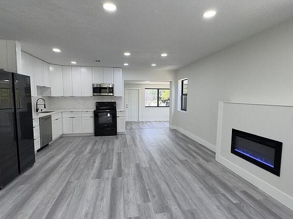 3rd image of 235 SW 21st Way