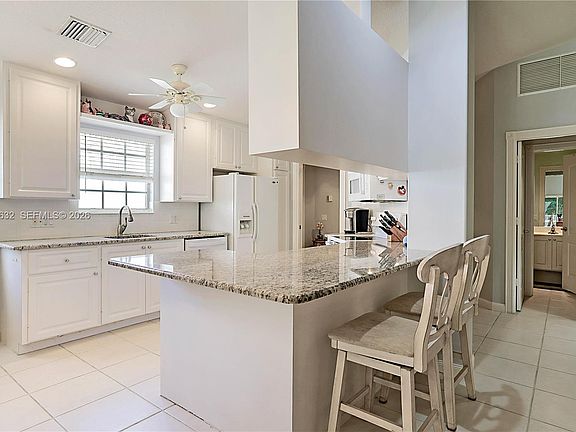 3rd image of 774 SW Balmoral Trce