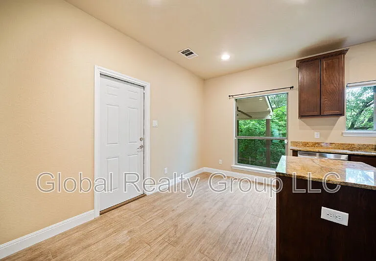 635 Bluffside Dr — Photo 13