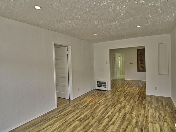 5th image of 125 Hart Ave