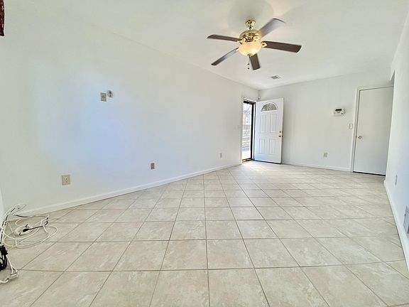 3rd image of 132 Travis Ave Floor 1