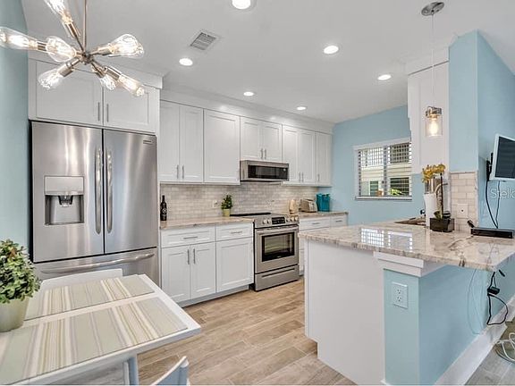 4th image of 125 5th Ave NE APT 190