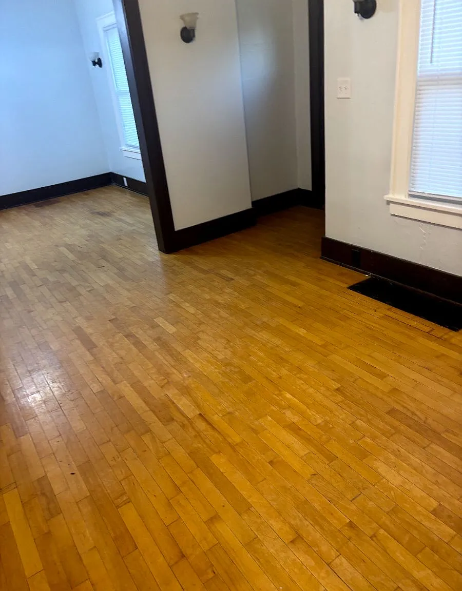 461 Bowen St — Photo 3