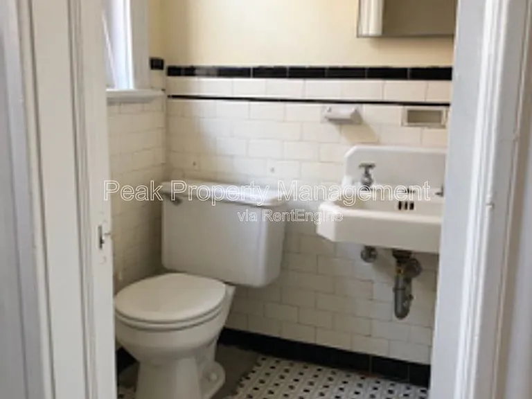 2424 Stuart Ave — Photo 8