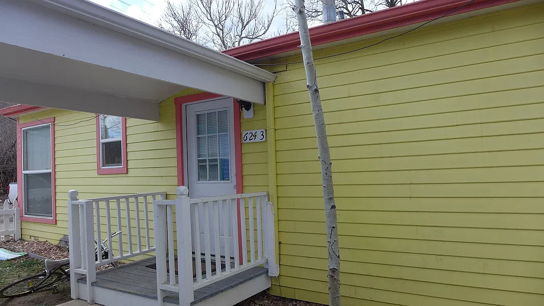 3 bed, 895 sqft, $4,700 — Photo 1
