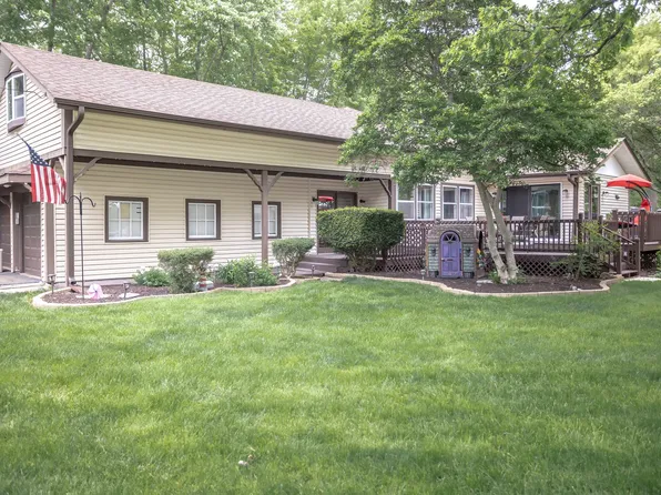 608 N River Rd, McHenry, IL 60051