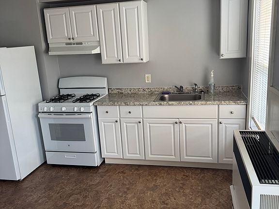5th image of 14 & 22 Wilbur St #3