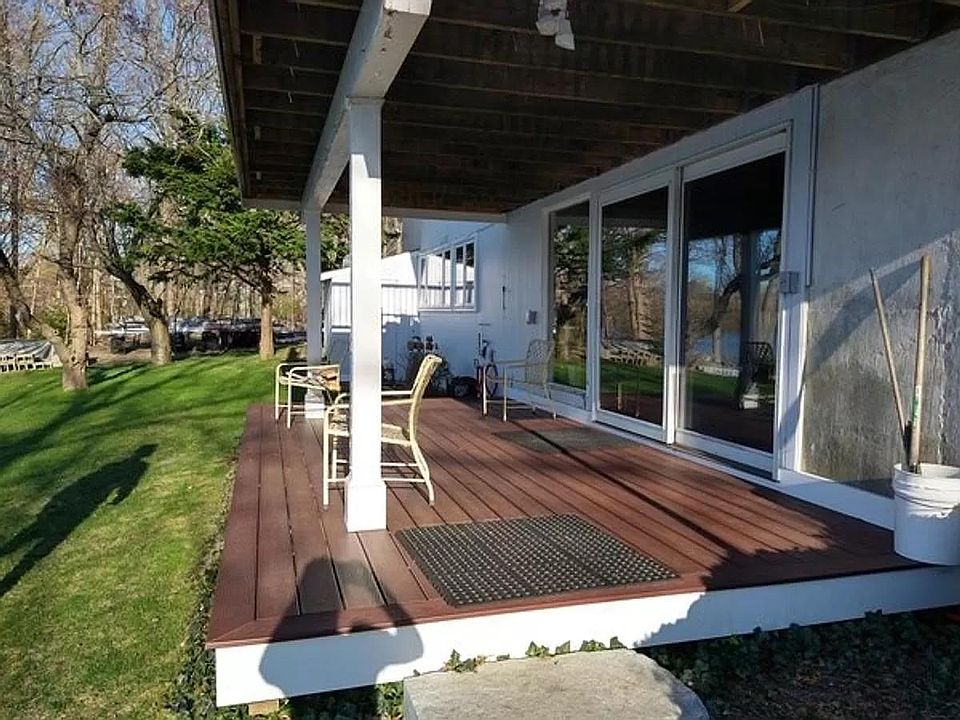 Side view of deck.
