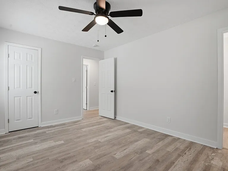 2139 W Cedar Ln SW — Photo 17