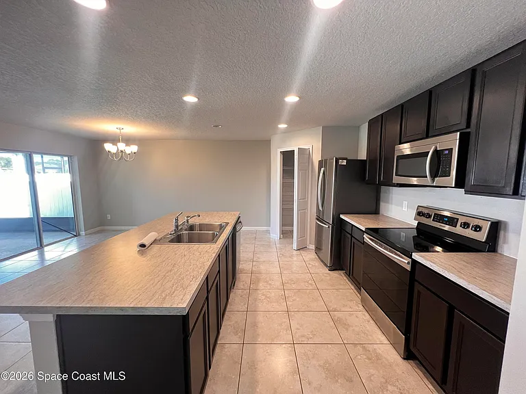 563 Corbin Cir SW — Photo 12