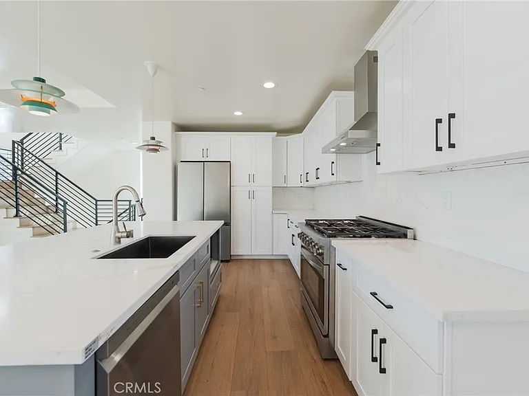 714 N Chestnut Ave — Photo 11
