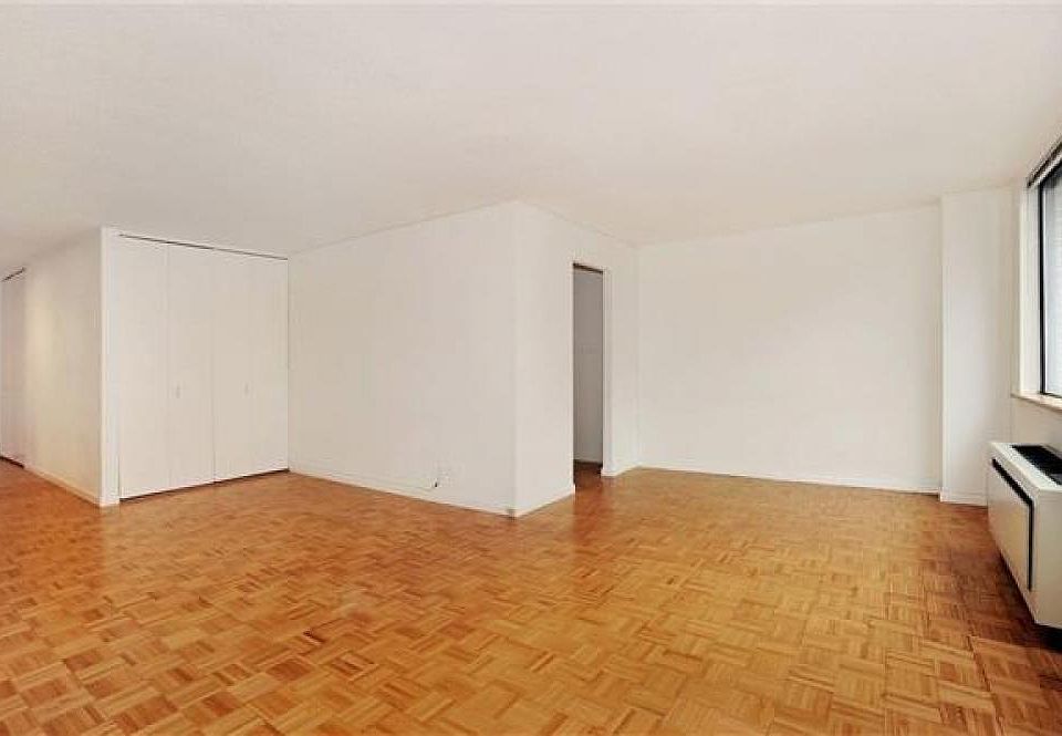 1st image of 45 W 67th St APT 9D