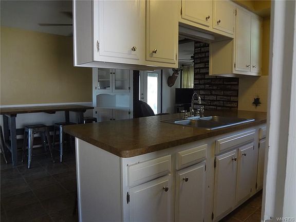 4th image of 91 Greenmeadow Dr