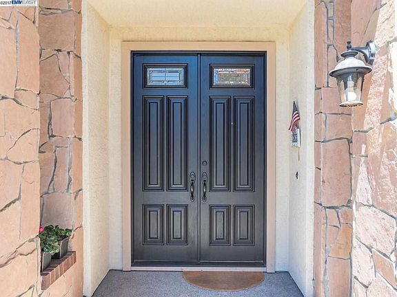 4th image of 654 Dunhill Dr