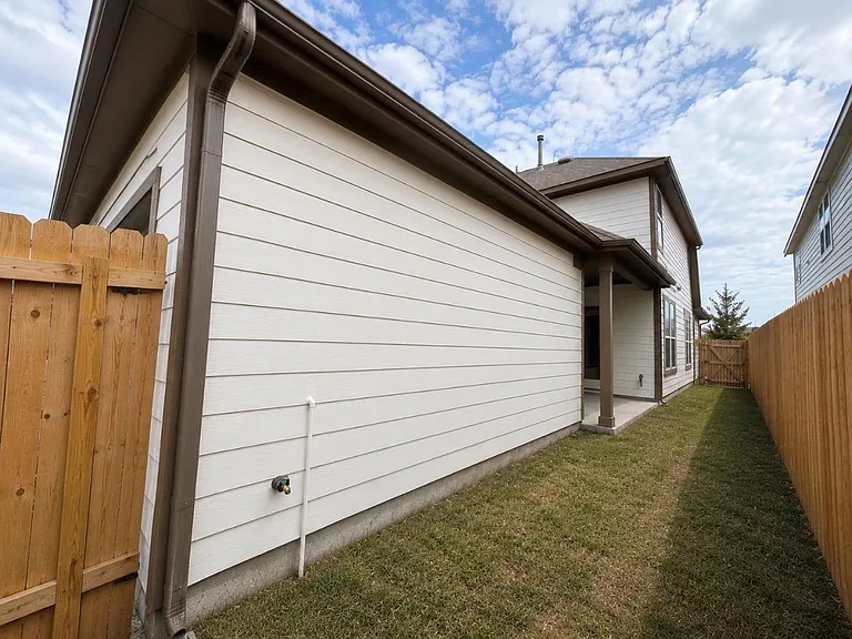 116 Hartson Dr — Photo 13