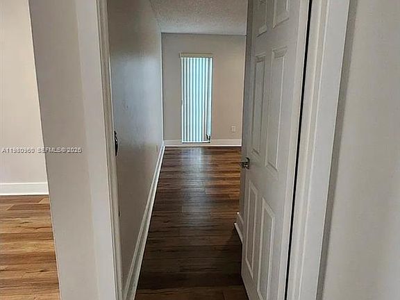 4th image of 2511 Hayes St #1