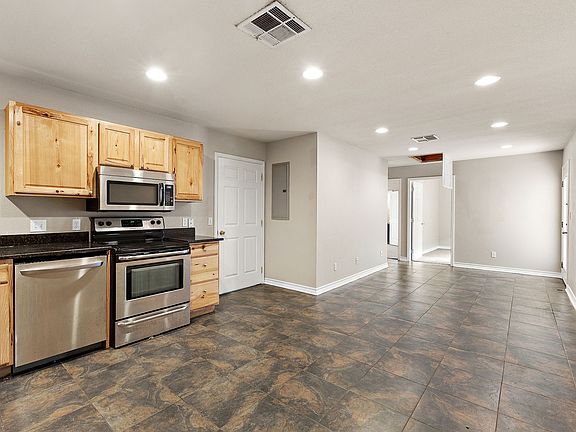 2nd image of 525 W Hutchison St #A