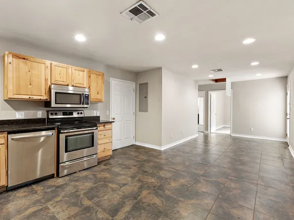 525 W Hutchison St #A, San Marcos, TX 78666