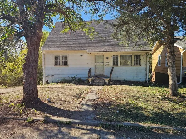 5800 Askew Ave, Kansas City, MO 64130